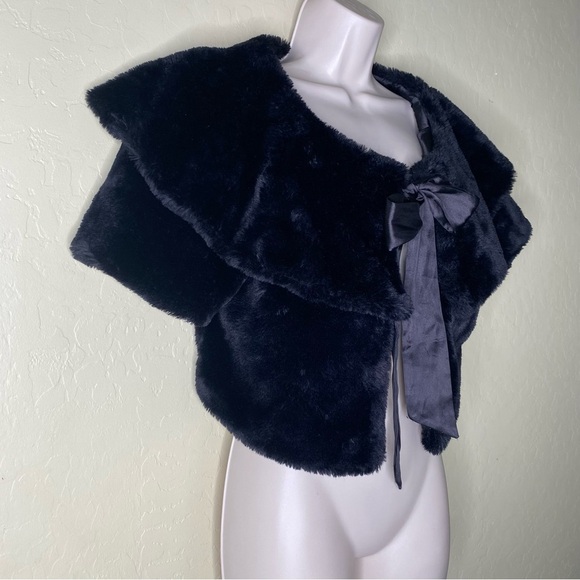 Elegant Black Faux Mink Fur Shrug Bolero by Park & Main Short Coat Size Medium M - Picture 4 of 11